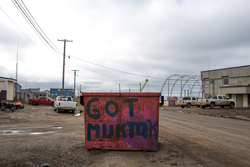 UTQIAGVIK, ALASKA - SUNDAY, SEPTEMBER 20, 2017: A dumpster in Utqiaġvik, Alaska reads “Got Muktak,” which refers to whale blubber. Utqiaġvik is an Inupiat village that subsists off of marine mammals such as whales and seals, which is a practice deeply woven into the culture of the people of the village. Photo: Ash Adams for Gizmodo